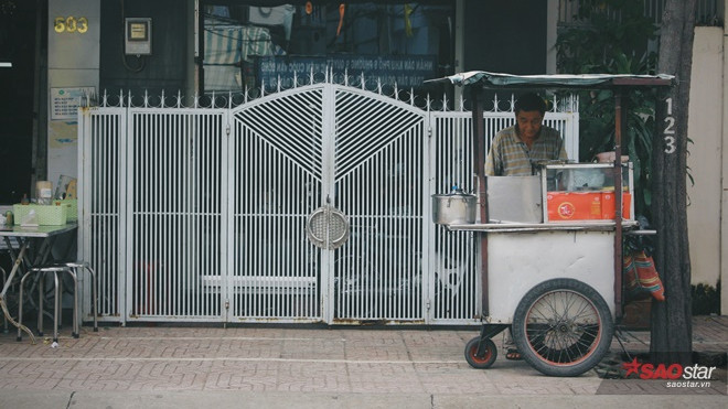 Theo chân người đàn ông hơn 40 năm bán bánh dừa ở Sài Gòn Ảnh 2