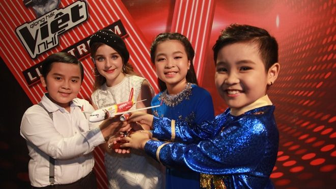 Nhật Minh, Mai Anh, Thụy Bình, Milana và món quà đặc biệt 'một năm bay miễn phí' từ Vietjet Ảnh 2