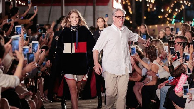 'See now, buy now' - Mỗi nhà mốt một cách chơi 'game' Ảnh 2