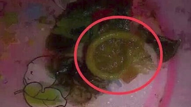 Phần 'khuyến mại đặc biệt' trong bữa sáng tại căng-tin khiến nữ sinh lợm giọng cả tháng Ảnh 2