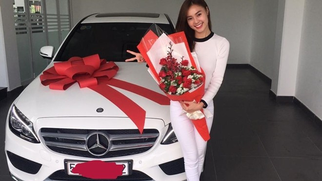 Không cần hoàng tử, 'nàng Cám' Lan Ngọc tự mua xe tiền tỷ dịp sinh nhật Ảnh 2