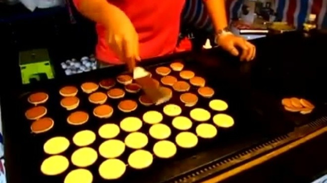 Choáng váng với tốc độ làm việc của những bàn tay nhanh nhất thế giới Ảnh 2