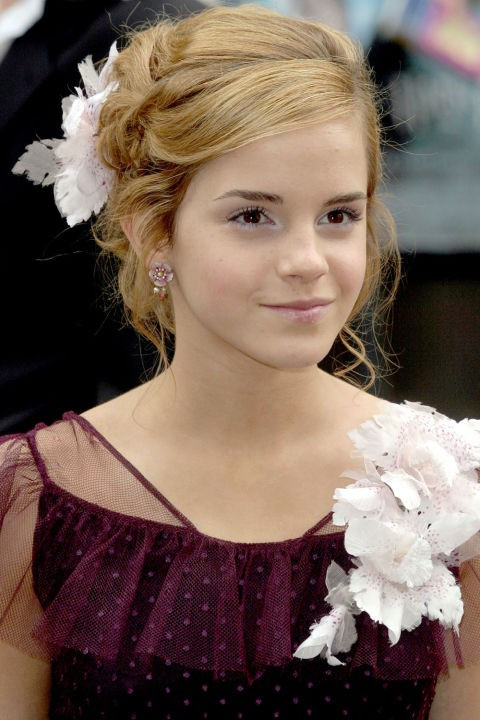 hbz-emma-watson-hair-2004-gettyimages-84556776