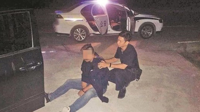 Ngồi lướt web, giật mình phát hiện ra con trai đang phát trực tiếp cảnh tự tử trên mạng xã hội Ảnh 2