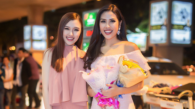 'Nữ hoàng trang sức' Phương Chi lặn lội nửa đêm ra sân bay đón Nguyễn Thị Loan Ảnh 2