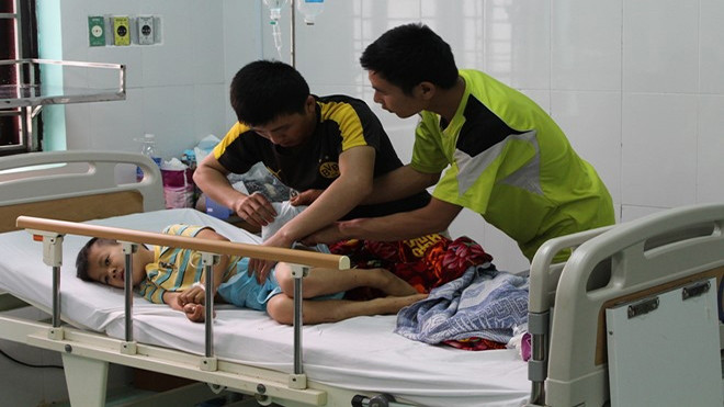 Bé 8 tuổi ngộ độc tử vong, nghi do ăn mì gói Ảnh 2