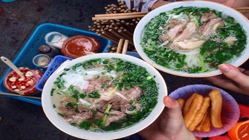 Những quán ăn không biển hiệu vẫn ùn ùn khách ở Hà Nội Ảnh 2