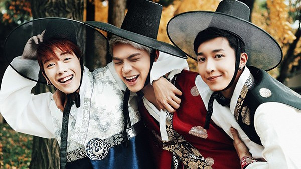 MONSTAR điển trai như 'Hoàng tử xứ Hàn' khi diện Hanbok Ảnh 2