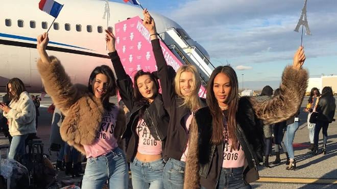 Dàn thiên thần 'đổ bộ' Paris, Victoria's Secret 2016 đã gần kề! Ảnh 2