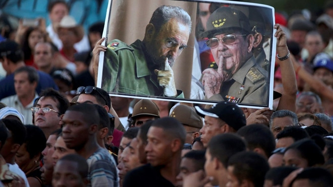 Hàng chục nghìn người tưởng nhớ lãnh tụ Fidel Castro ở Havana, Cuba Ảnh 2