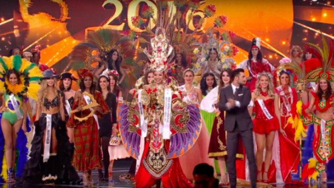 Clip: Bộ quốc phục 44kg của Khả Trang đạt giải Trang phục dân tộc đẹp nhất Miss Supranational 2016 Ảnh 2