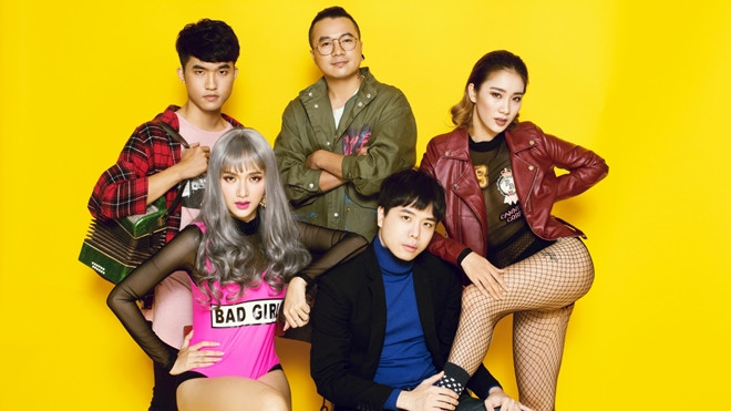 Hương Giang Idol hóa cô nàng nổi loạn, 'lòe loẹt' khẳng định thương hiệu 16+ tại The Remix Ảnh 2