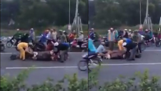 Hết 'hôi' của từ xe tải lật, lại đến 'tranh nhau' xẻo thịt trâu bị nạn Ảnh 2