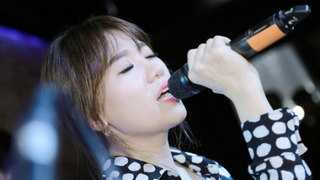 Nếu còn nghi ngờ khả năng hát live tiếng Việt của Hari Won, hãy xem đoạn clip này! Ảnh 2
