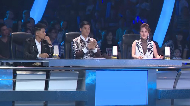 Lâm Vinh Hải bối rối lấy tay che mặt khi Khánh Thi nhắc tới vợ cũ Ảnh 2