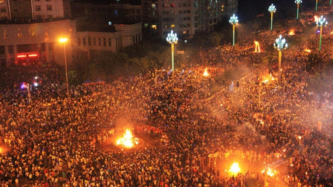 Biết là Trung Quốc đông dân rồi, nhưng đến thế này thì cũng khó mà tưởng tượng được Ảnh 2