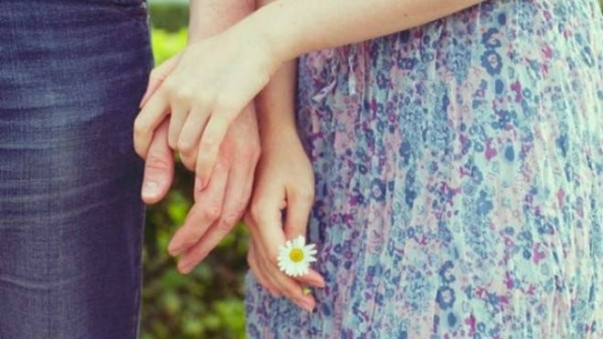 Tại sao chúng ta không thể thật lòng với nhau: Nhớ thì nói, yêu thì gặp, thiết tha thì giữ lấy? Ảnh 2