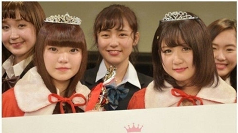 'Nữ sinh đẹp nhất Nhật Bản' bị chê vừa già vừa xấu Ảnh 2