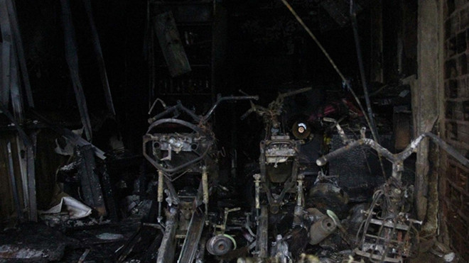 Hiện trường vụ cháy quán cà phê 6 người chết ở Sài Gòn Ảnh 2