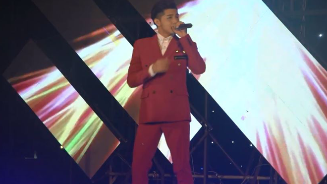 Clip: Noo Phước Thịnh chinh phục hàng nghìn sinh viên với màn live 'I don't believe in you' quá xuất sắc Ảnh 2