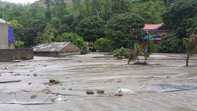Mưa lũ làm 111 người chết và mất tích, thiệt hại gần 8.600 tỷ Ảnh 2