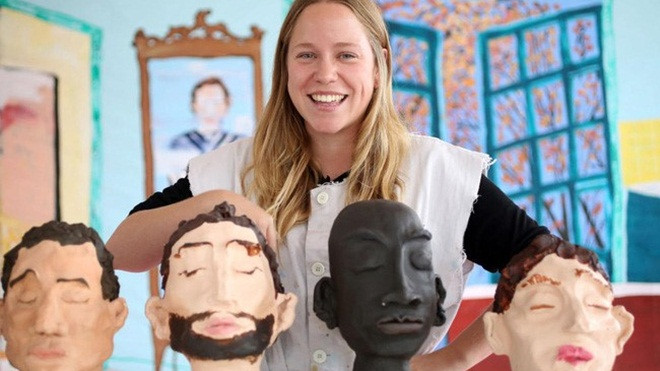 'Gái ế lâu ngày' tự tạo cho mình 7 chàng người yêu Ảnh 2