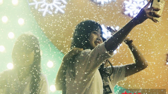 Không khí rộn ràng của Sài Gòn trong những ngày Giáng sinh gần kề Ảnh 2