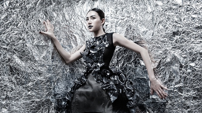 Lê Hà sắc lạnh hóa 'chiến binh' băng giá trong loạt hình thời trang cá tính Ảnh 2