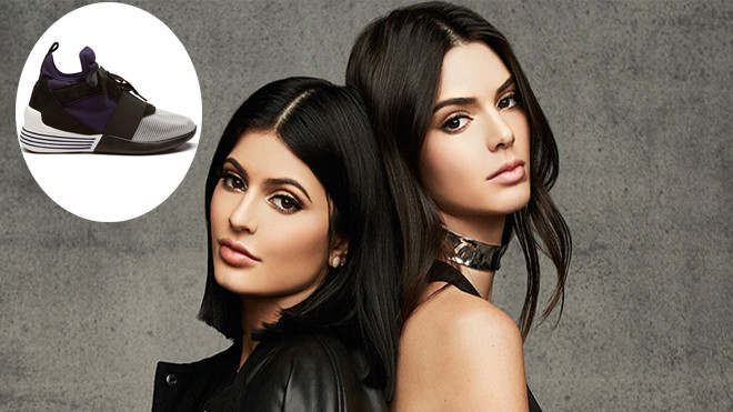 Nối gót anh rể, Kylie và Kendall Jenner tung mẫu giày thể thao siêu sành điệu cho năm mới Ảnh 2