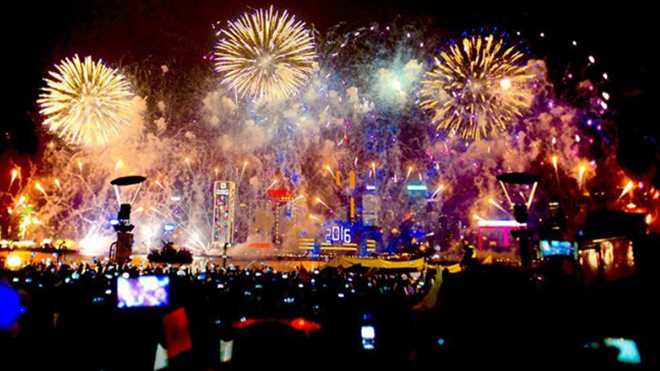 Trung Quốc yên lặng, Hong Kong mãn nhãn với pháo hoa chào đón năm mới Ảnh 2