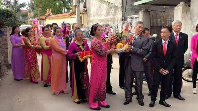 Dàn bê tráp toàn 'cụ ông - cụ bà' lạ nhất từ trước đến nay Ảnh 2