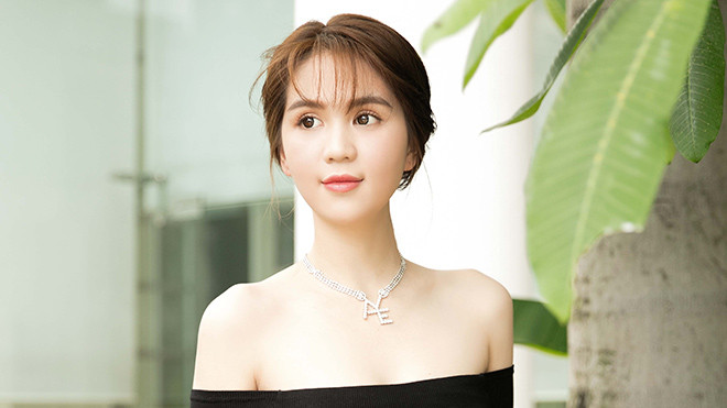 Clip: Ngọc Trinh lần đầu khẳng định ‘em là bạn gái anh Kiều’, đấu giá sim điện thoại 12 tỷ Ảnh 2