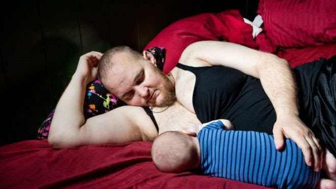 Câu chuyện ông bố tự sinh con sẽ khiến bạn cảm nhận tình phụ tử thiêng liêng biết nhường nào Ảnh 2