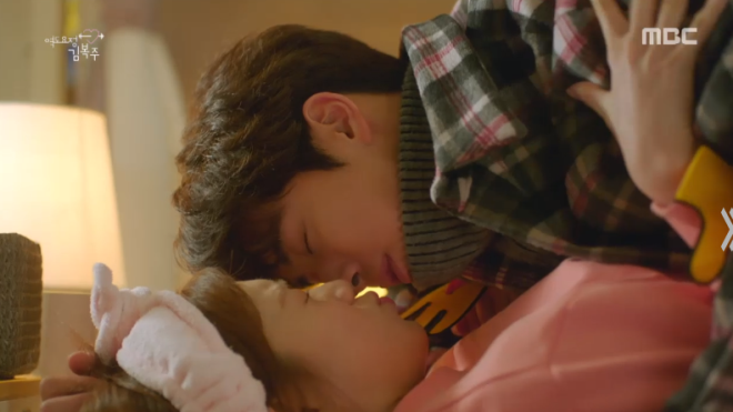 Đúng như dự đoán, mẹ của Joon Hyung đã xuất hiện cuối tập 14 'Tiên nữ cử tạ' Ảnh 2