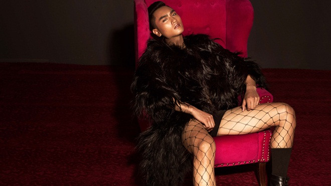 Huy Quang lịch lãm với những gam màu ma mị Ảnh 2