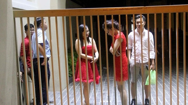 Sau tiệc cưới linh đình, cô dâu chú rể bị nhà hàng giam lỏng cả đêm Ảnh 2