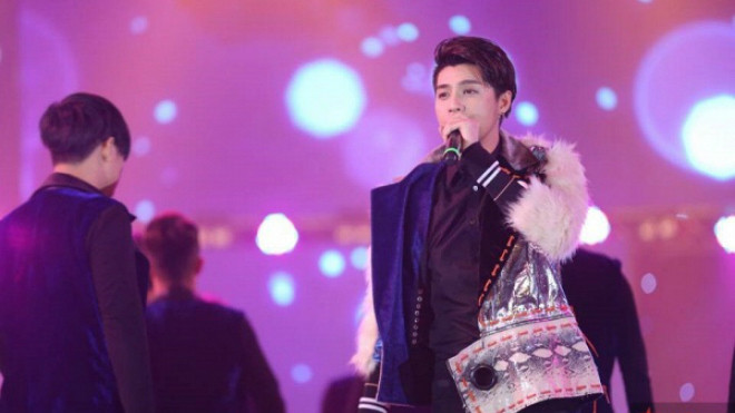 Clip: Noo Phước Thịnh xử lý chuyên nghiệp khi thấy 'biển đen im lặng' Ảnh 2