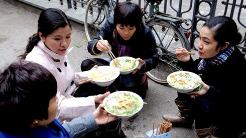 100.000 đồng một bán bún, phở ngày Tết Ảnh 2