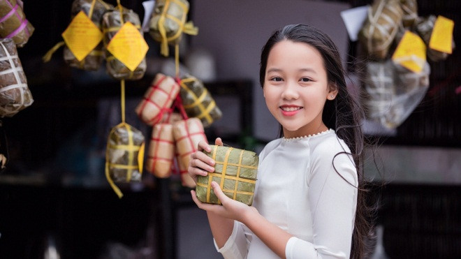 The Voice Kids Hà My tinh khôi trong tà áo dài trắng du Xuân Ảnh 2