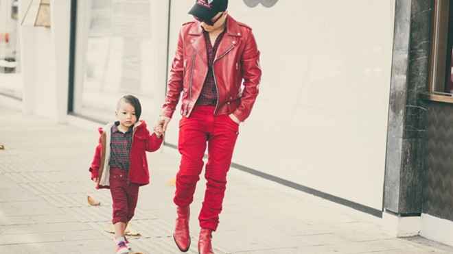 Con trai nuôi Đỗ Mạnh Cường khoe street style đáng yêu 'muốn xỉu' Ảnh 2