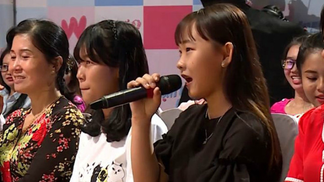 Chị lên sóng tìm bạn trai, nhưng em gái út mới là người được ‘truy lùng’ vì quá dễ thương Ảnh 2