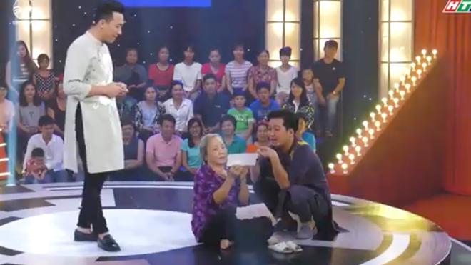 'Lão bà bà' 73 tuổi 'tái xuất' khiến Trấn Thành - Trường Giang 'cười muốn xỉu' khi liên tục 'trêu chọc' Ngô Kiến Huy Ảnh 2