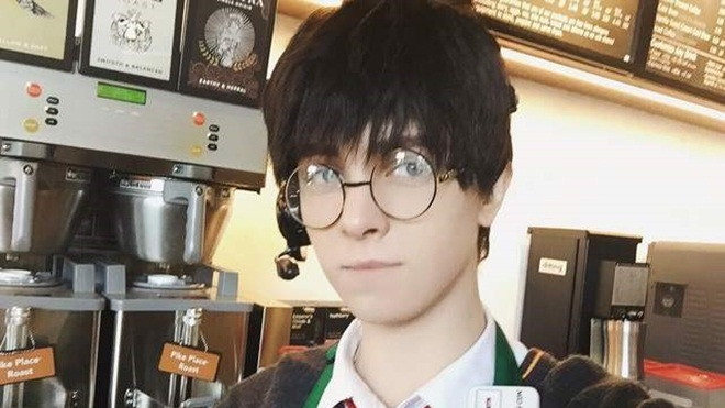 Nam nhân viên đẹp trai như nhân vật trong truyện tranh Ảnh 2