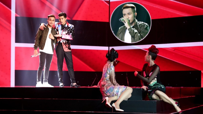 Mới mở màn The Voice, Đông Nhi - Tóc Tiên đã 'nằm dài' trên sàn đấu để giành giật chàng trai này! Ảnh 2
