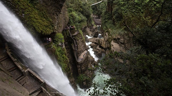 Những 'bậc thang lên thiên đường' thách thức du khách Ảnh 2