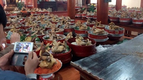 Choáng với lễ cúng rằm tháng Giêng cả trăm mâm xôi gà ở Nghệ An Ảnh 2