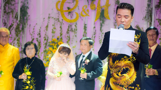 Vì em gái, Đàm Vĩnh Hưng lần đầu chịu xuất hiện cùng mẹ sau khi dứt tình trả nợ Ảnh 2