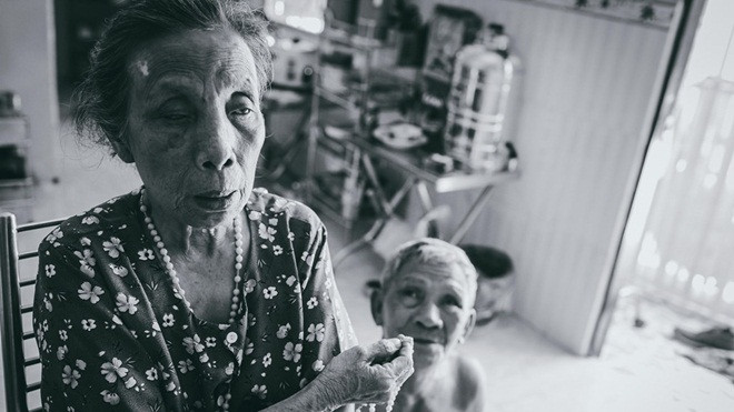 Tình yêu của vợ chồng bà lão mù, ông cụt chân ở Sài Gòn Ảnh 2