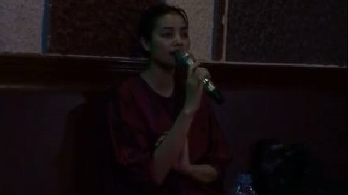 Phạm Hương cover Gửi anh xa nhớ hay không thua gì Bích Phương Ảnh 2