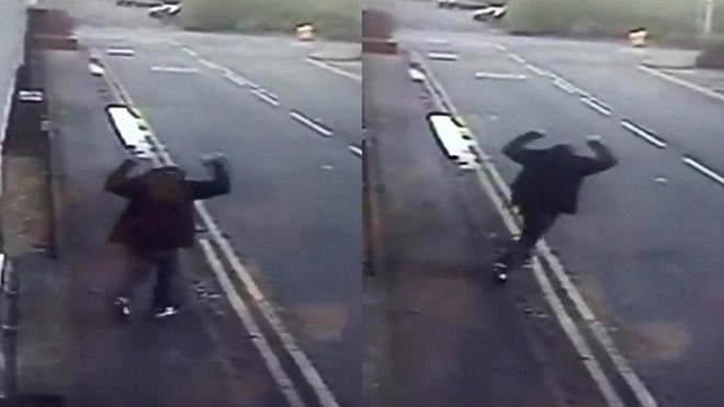 Khoảnh khắc hạnh phúc của chàng vô gia cư khi lần đầu được nhận lương Ảnh 2